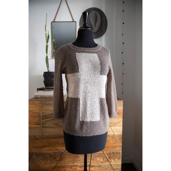 Shabby Chic Sweater - Picture 1 of 4